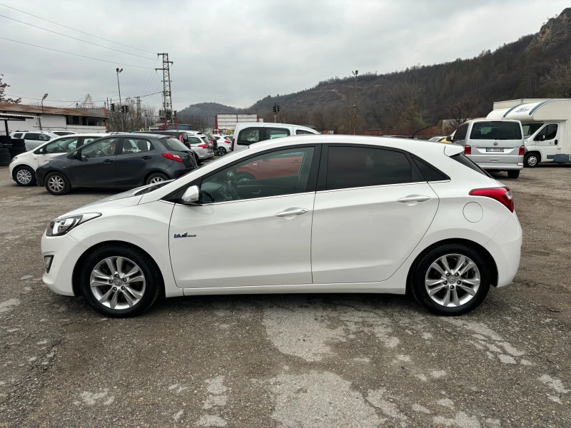 Hyundai I30 1.6 CRDI УНИКАТ+ ЛЕТИ ДЖАНТИ СЪС ЗИМНИ ГУМИ , снимка 6 - Автомобили и джипове - 48156489