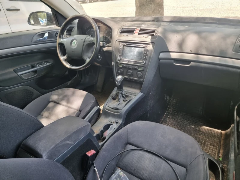 Skoda Octavia, снимка 5 - Автомобили и джипове - 51236301