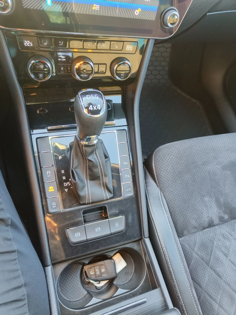 Skoda Superb Sport line 4x4 full , снимка 2 - Автомобили и джипове - 52409863