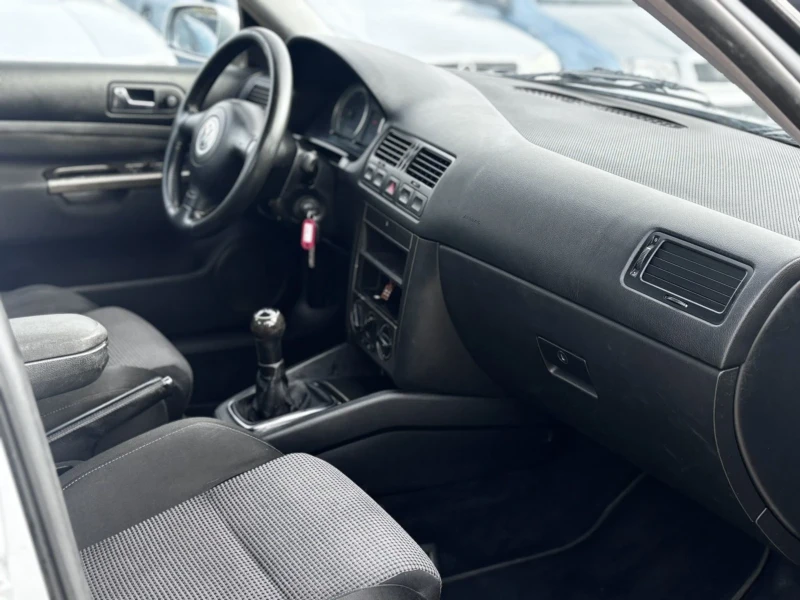 VW Bora 1.9~TDI~90HP, снимка 8 - Автомобили и джипове - 52629569