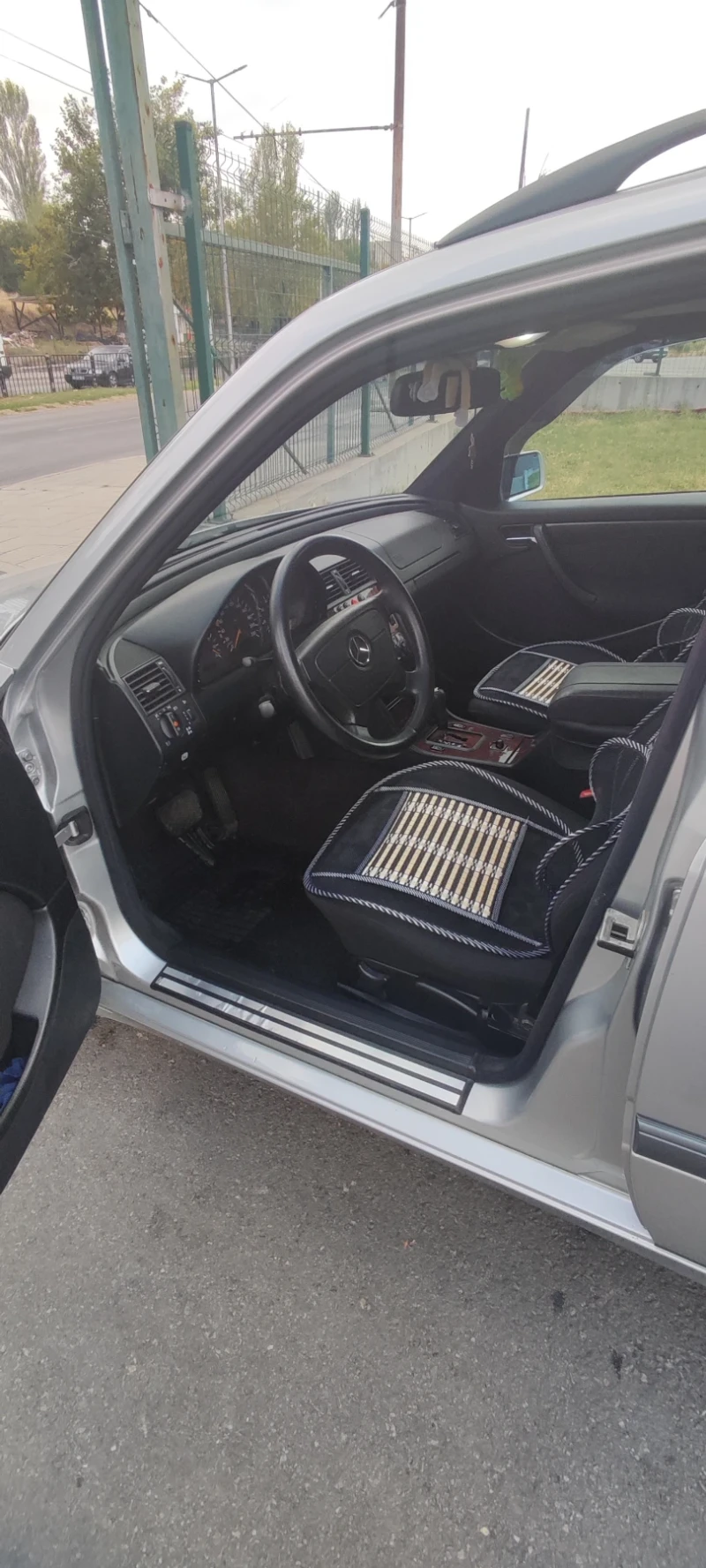 Mercedes-Benz C 220, снимка 2 - Автомобили и джипове - 53144126