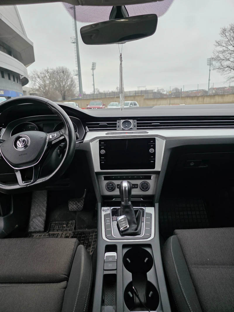 VW Passat, снимка 11 - Автомобили и джипове - 53394469
