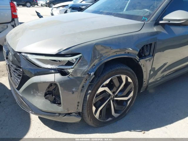 Audi E-Tron * Q8* PREMIUM PLUS* QUATTRO* FULL* , снимка 6 - Автомобили и джипове - 54970249