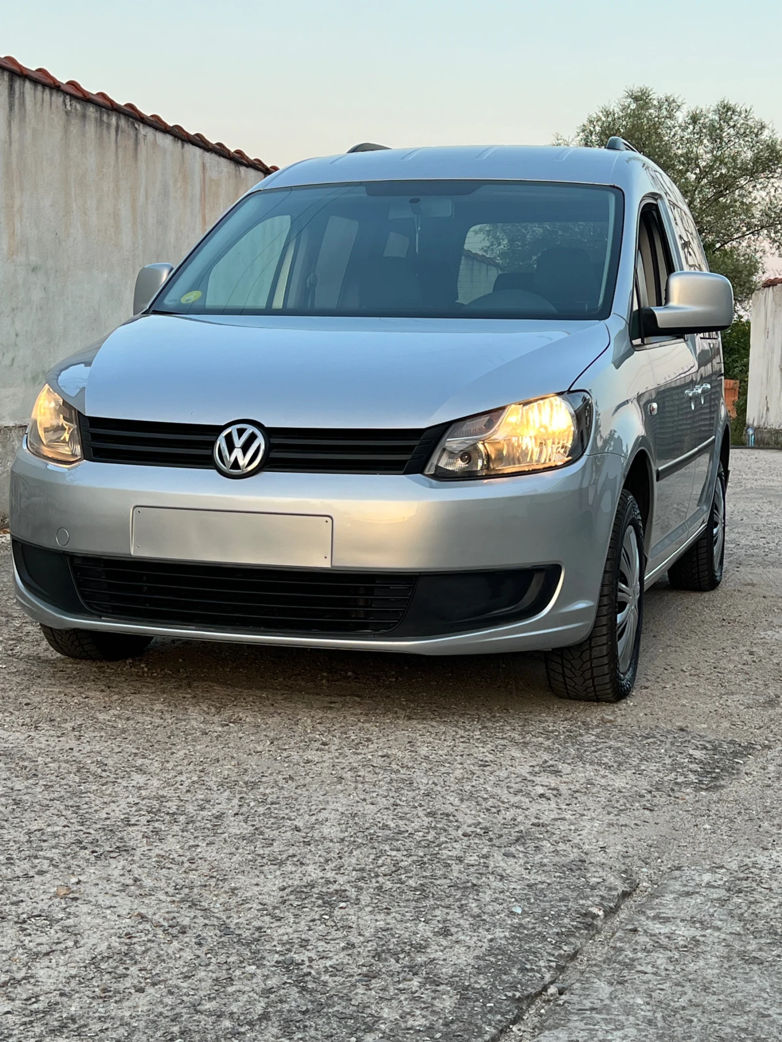 VW Caddy 1.6 TDI DSG - изображение 2