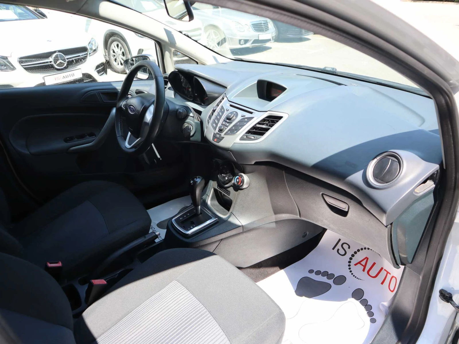 Ford Fiesta 1.4i/Климатик/Автомат - изображение 4