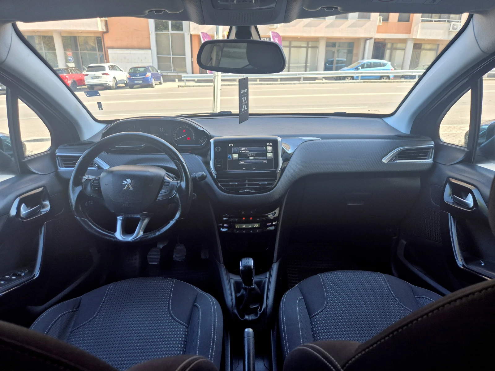 Peugeot 208 1.6HDI 99HP ALLURE - изображение 8