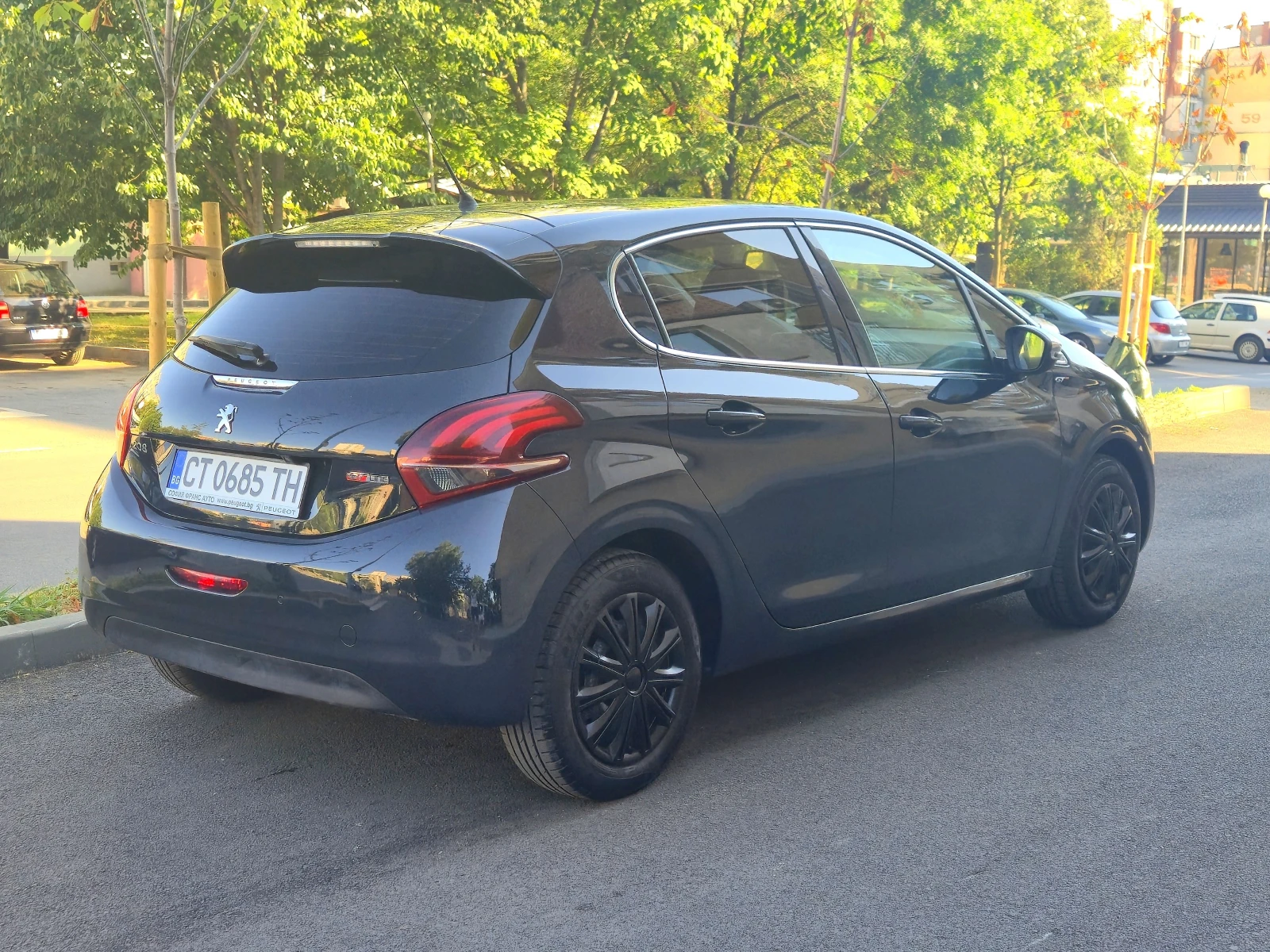 Peugeot 208 1.6HDI 99HP ALLURE - изображение 4