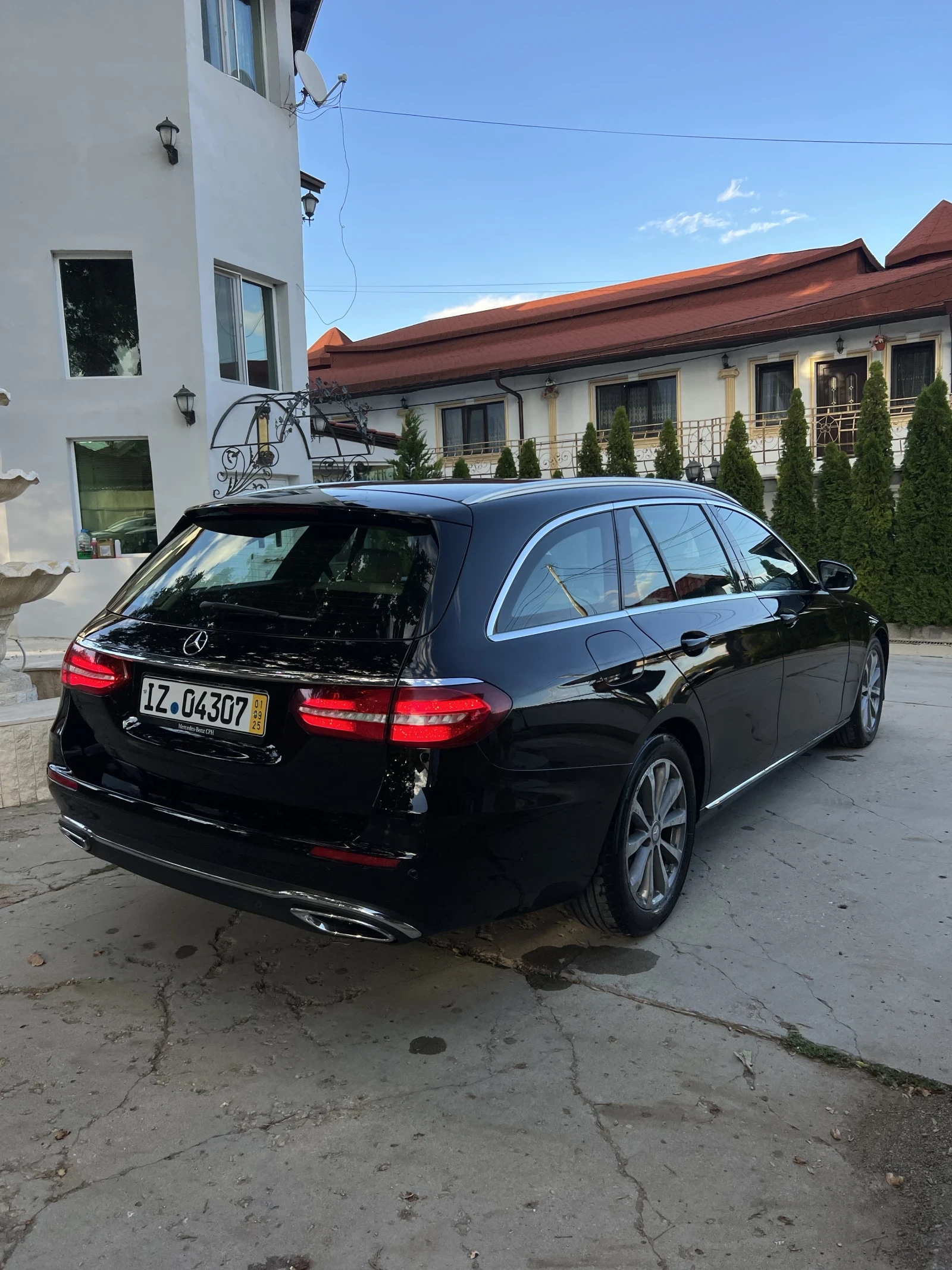 Mercedes-Benz E 220 Face Swarovski Обслужен/Сменени Вериги - изображение 6