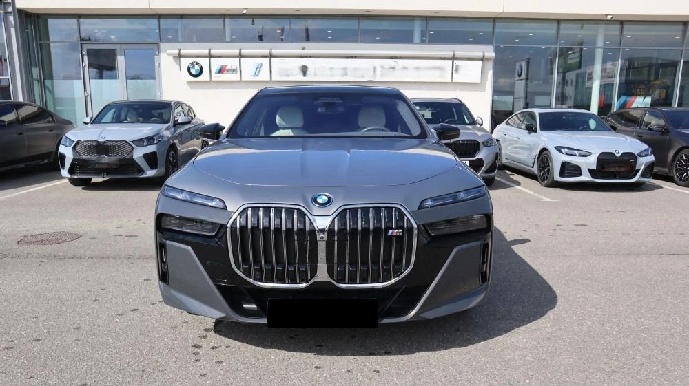 BMW i7 M70i | Auto.bg — изображение 1
