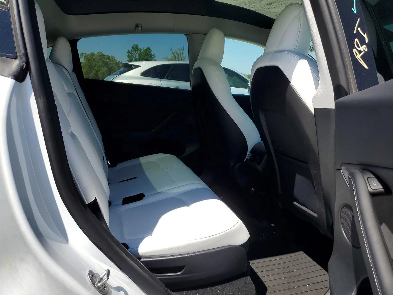 Tesla Model Y, снимка 10 - Автомобили и джипове - 54273375