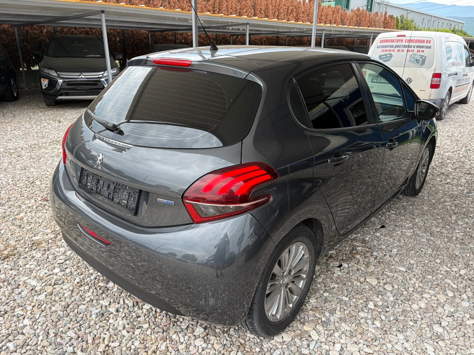 Peugeot 208 1.6 HDI, снимка 7 - Автомобили и джипове - 54457298