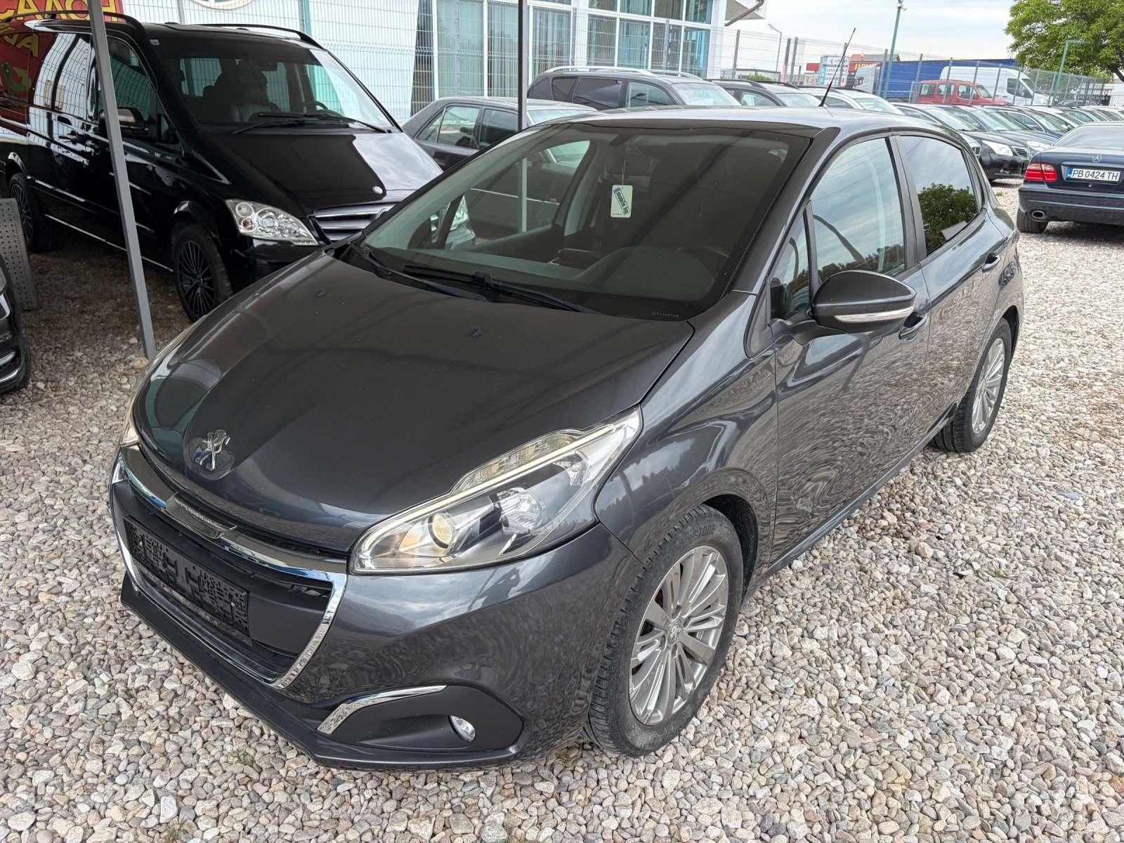 Peugeot 208 1.6 HDI, снимка 3 - Автомобили и джипове - 54457298