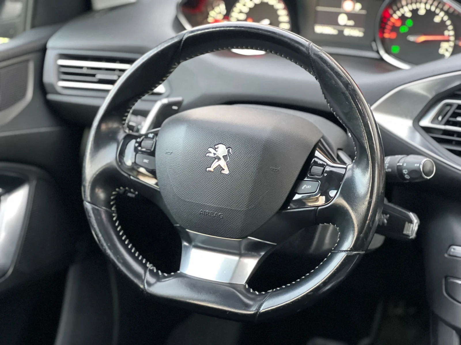 Peugeot 308 AVTOMAT PANORAMA NAVIGATION , снимка 13 - Автомобили и джипове - 54732316
