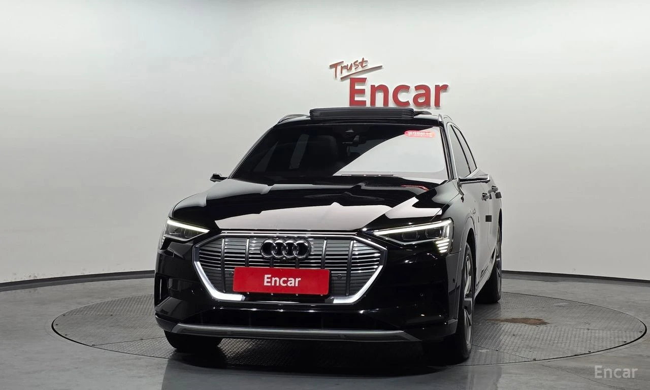 Audi E-Tron * ФИКСИРАНА ЦЕНА ДО БЪЛГАРИЯ * АВТОКРЕДИТ, снимка 3 - Автомобили и джипове - 55421836