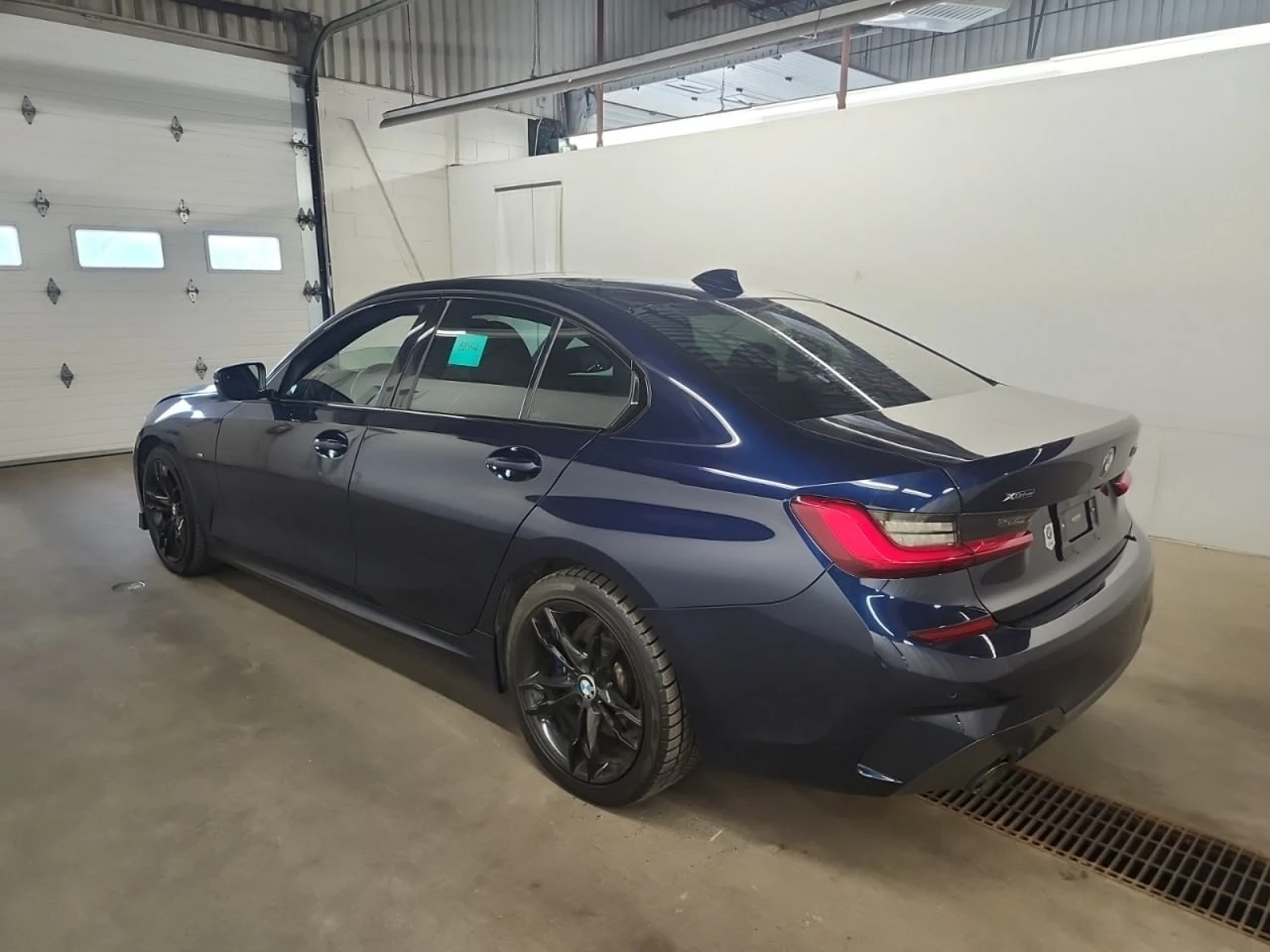 BMW 330 X DRIVE * ДИГИТАЛЕН КИЛОМЕТРАЖ , снимка 2 - Автомобили и джипове - 55559178