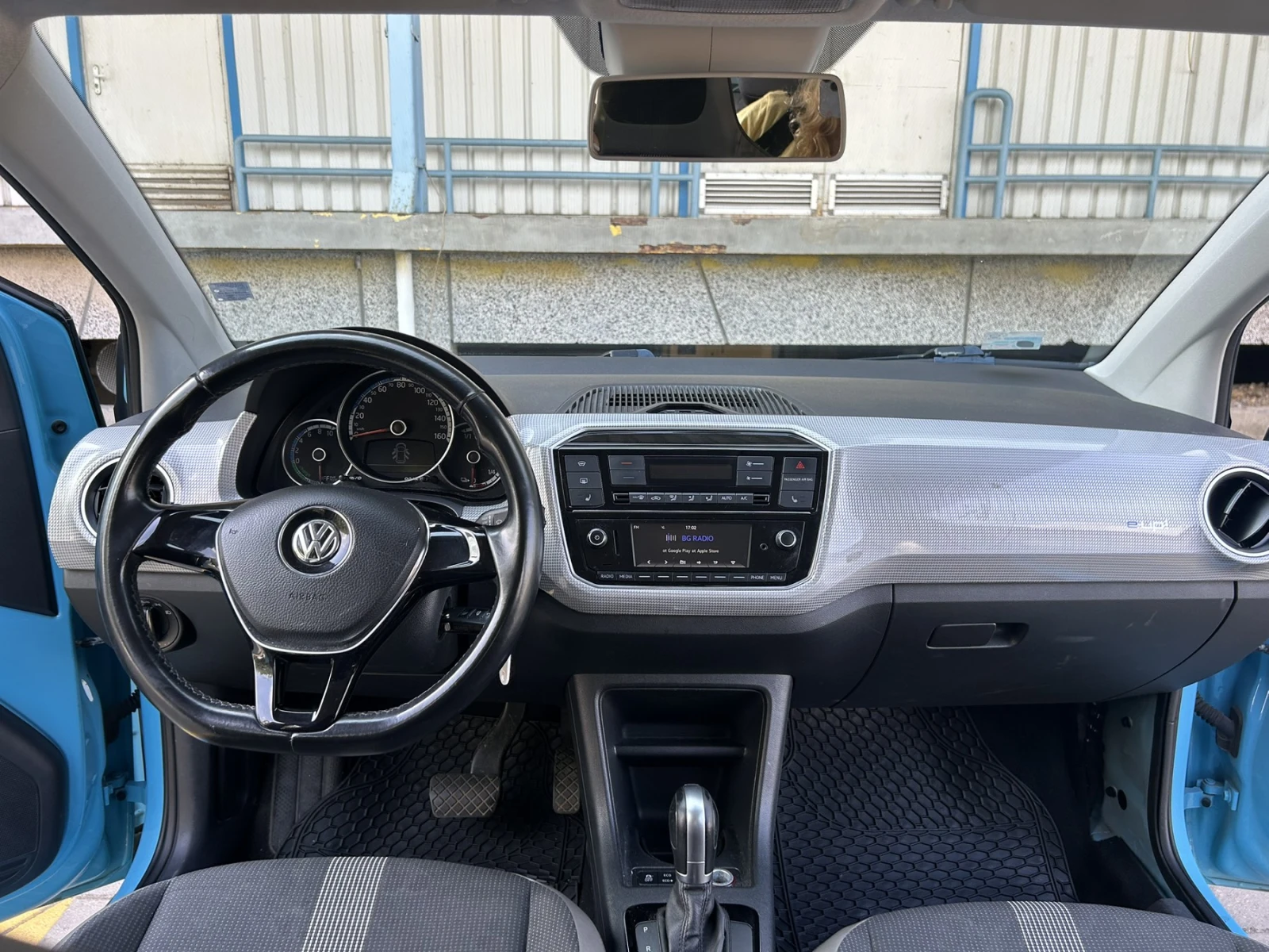 VW Up, снимка 8 - Автомобили и джипове - 55661768