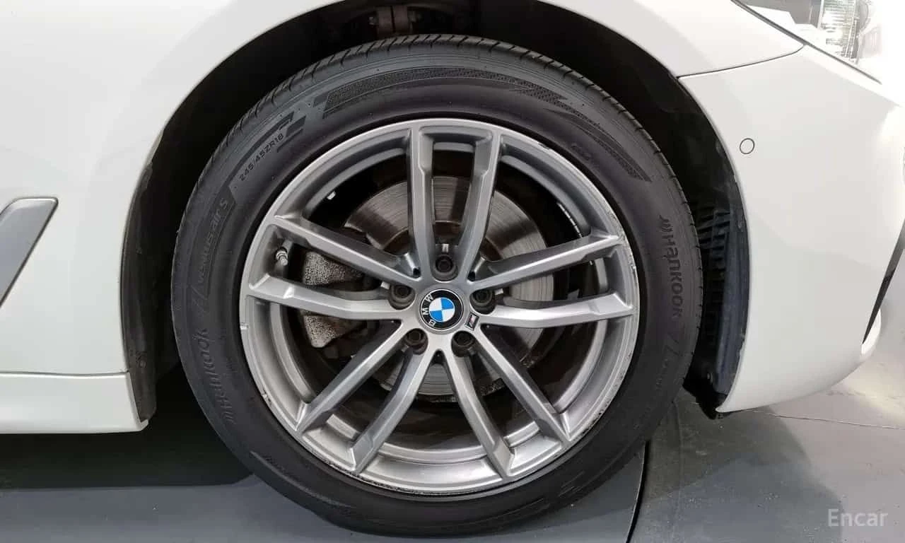 BMW 520 * 520i M Sport * ЦЕНА ДО БГ, снимка 6 - Автомобили и джипове - 55673125