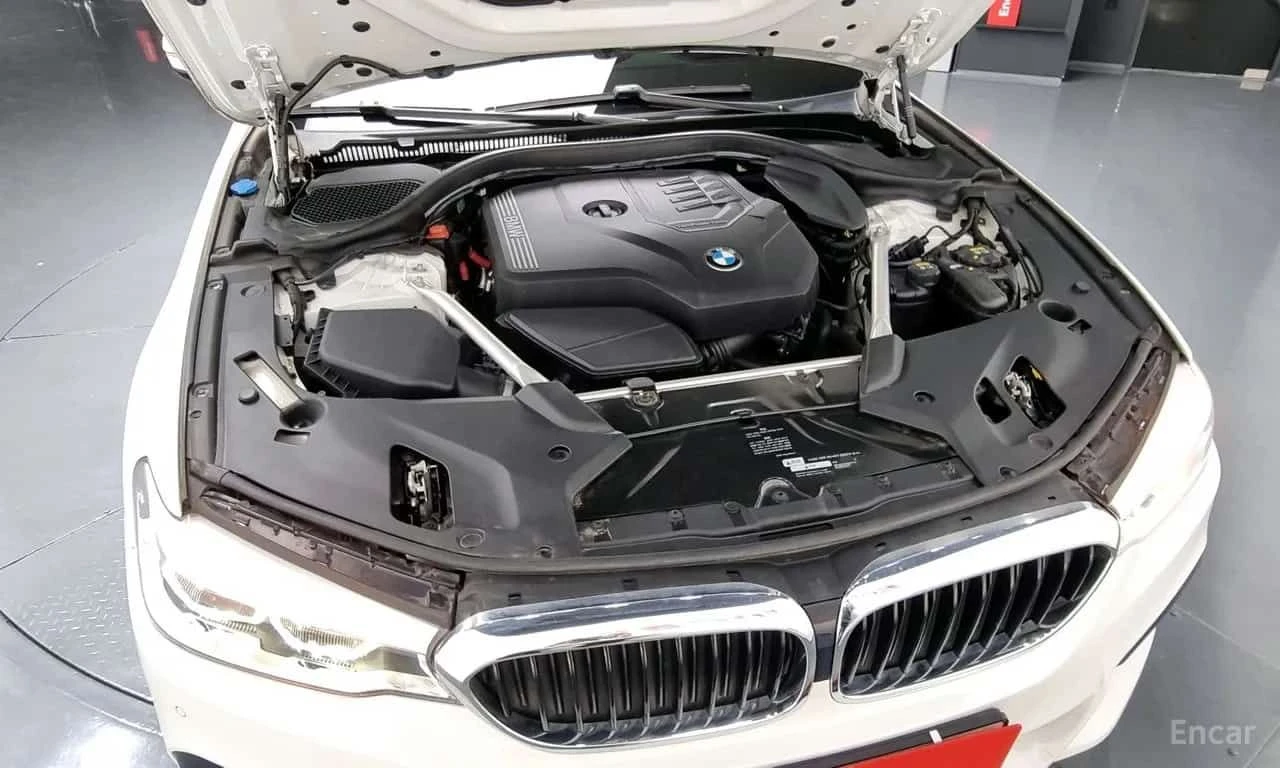 BMW 520 * 520i M Sport * ЦЕНА ДО БГ, снимка 5 - Автомобили и джипове - 55673125