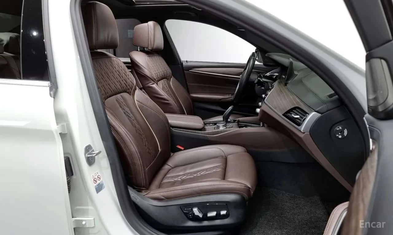 BMW 520 * 520i M Sport * ЦЕНА ДО БГ, снимка 11 - Автомобили и джипове - 55673125