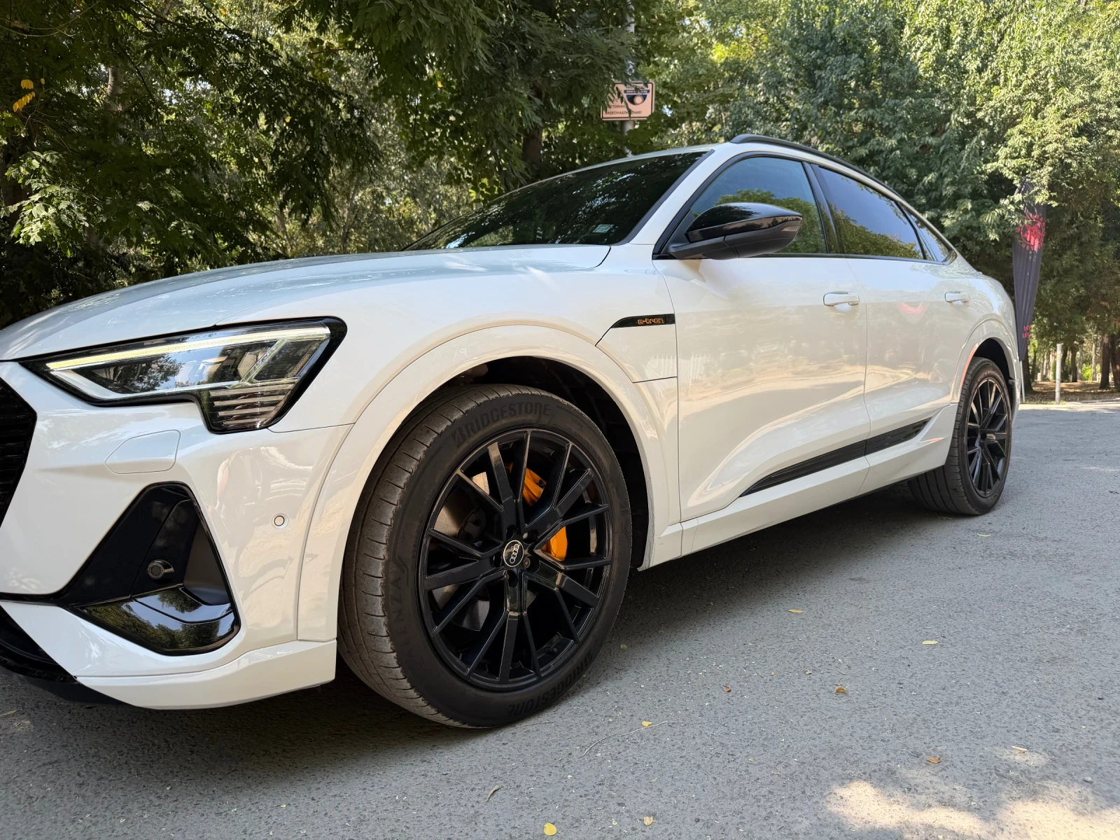 Audi E-Tron Sportback 3X S line /pano/Air Suspension, снимка 3 - Автомобили и джипове - 55803651