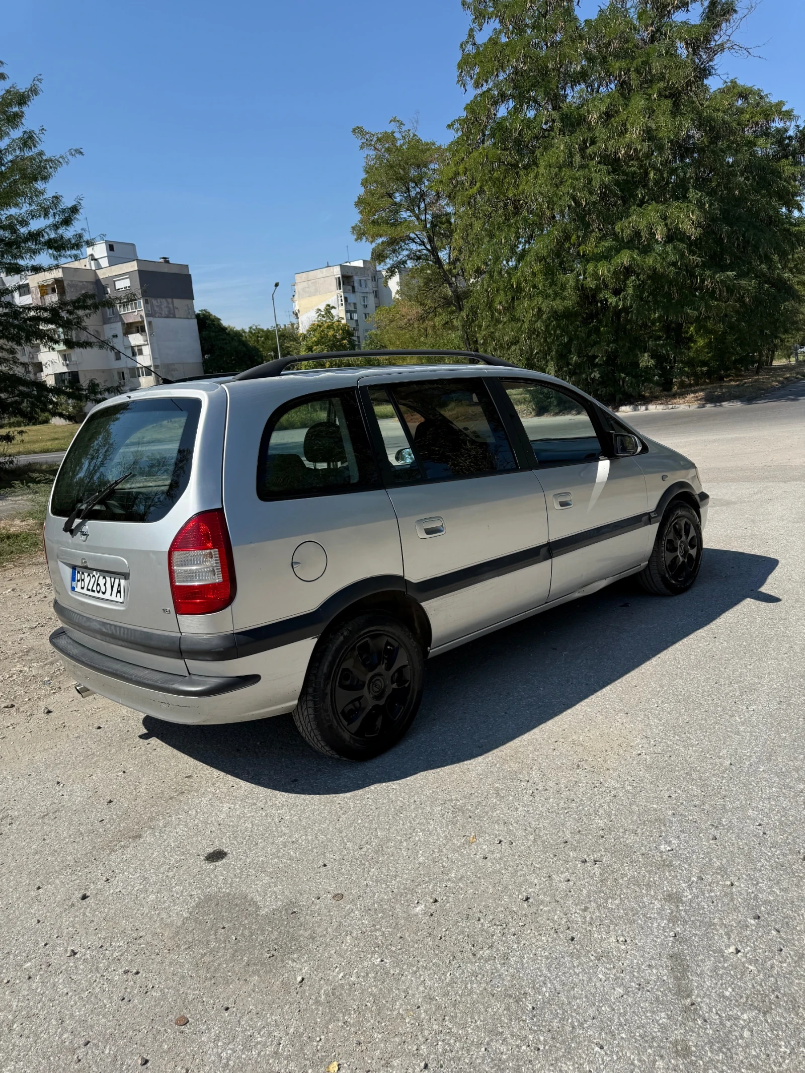 Opel Zafira 1.6 16v, снимка 3 - Автомобили и джипове - 56180841