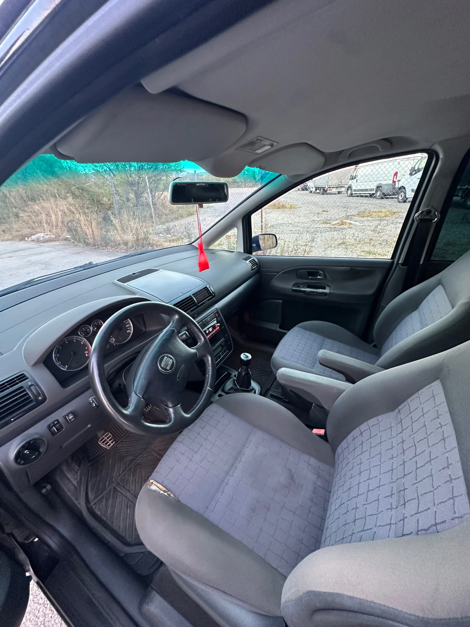 Seat Alhambra, снимка 7 - Автомобили и джипове - 56330911