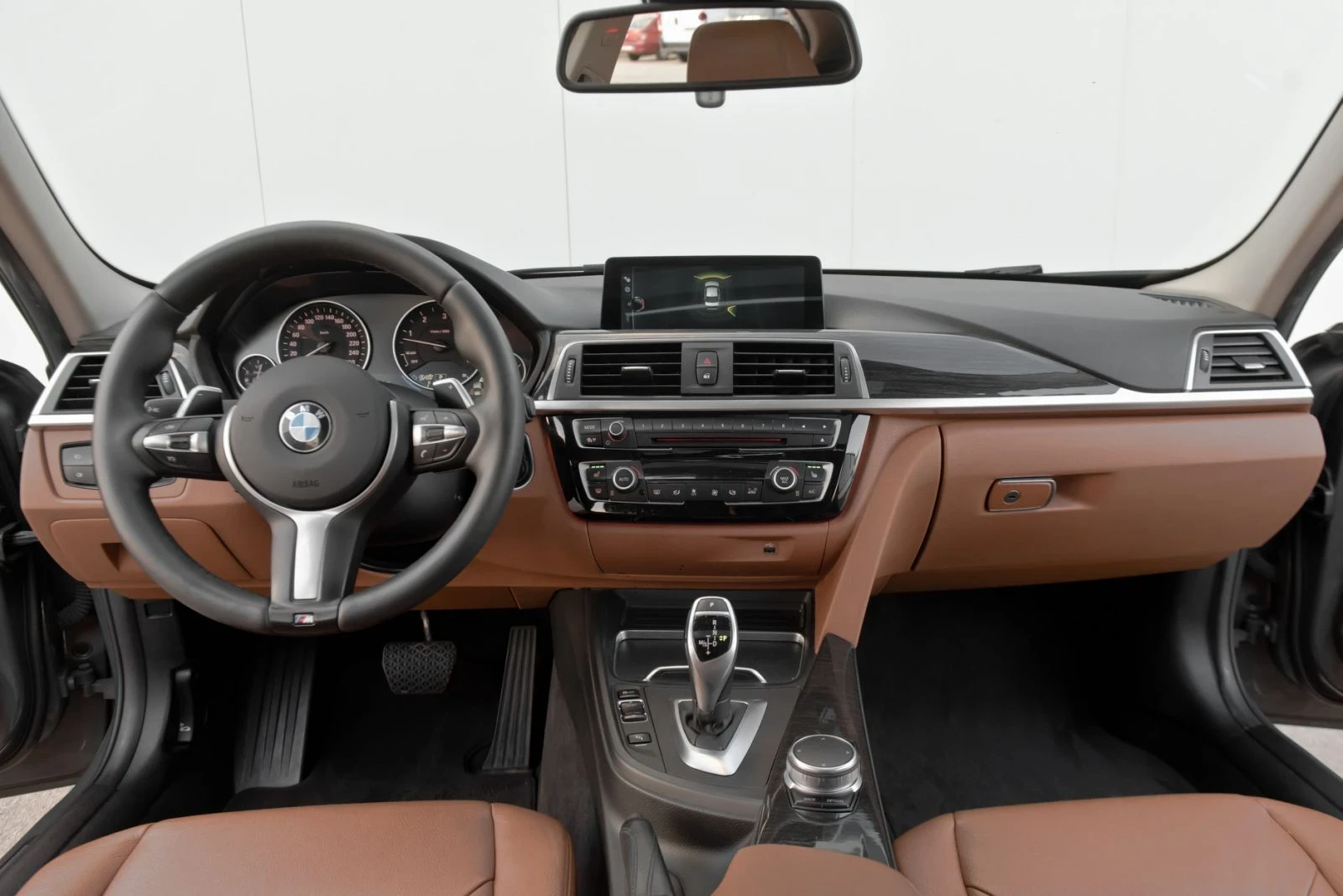 BMW 330 INDIVIDUAL facelift , снимка 12 - Автомобили и джипове - 56335490