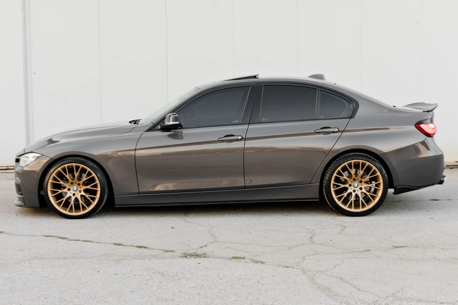 BMW 330 INDIVIDUAL facelift , снимка 5 - Автомобили и джипове - 56335490