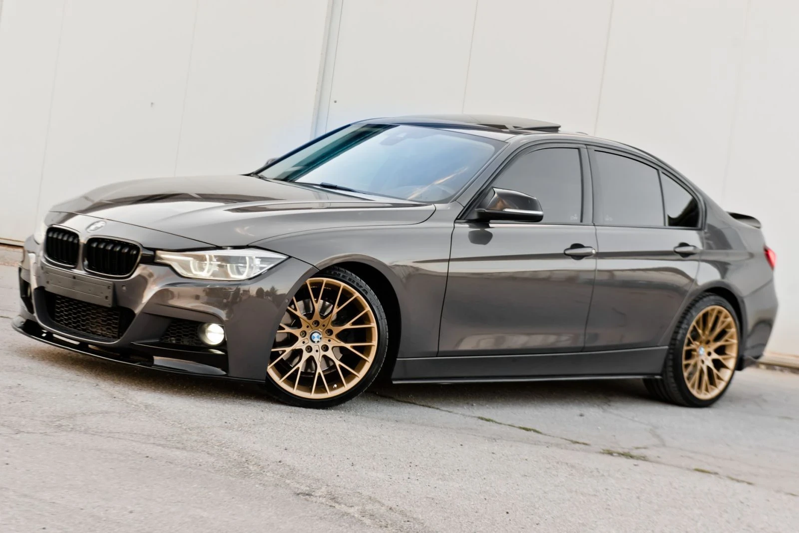 BMW 330 INDIVIDUAL facelift , снимка 2 - Автомобили и джипове - 56335490