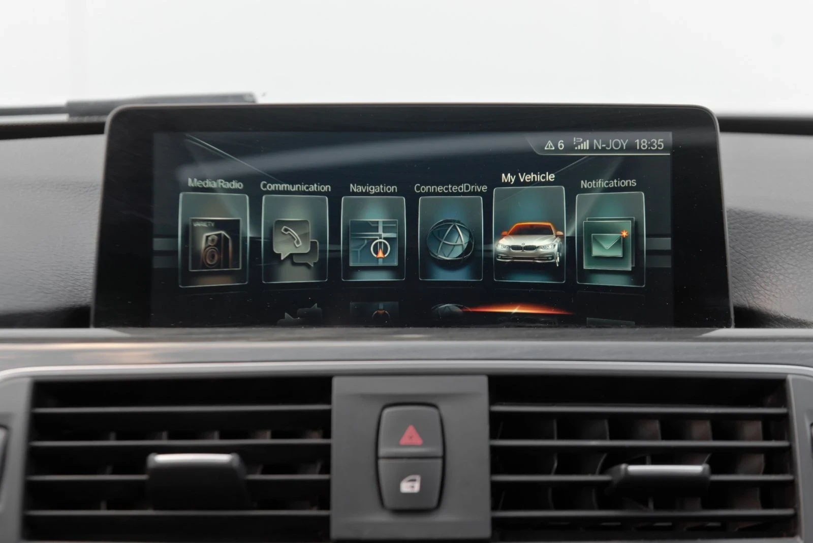 BMW 330 INDIVIDUAL facelift , снимка 17 - Автомобили и джипове - 56335490