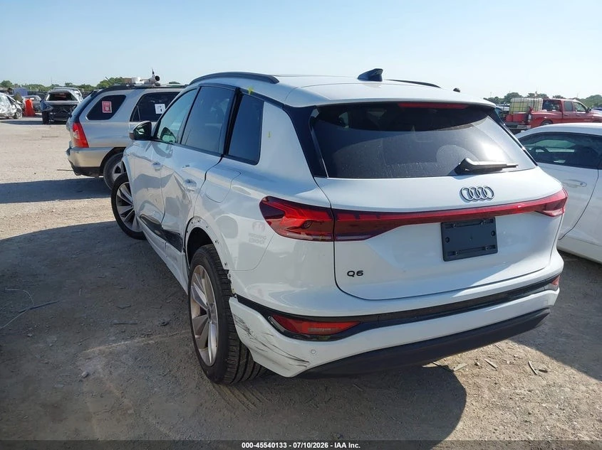 Audi E-Tron PREMIUM PLUS RWD, снимка 3 - Автомобили и джипове - 56532194