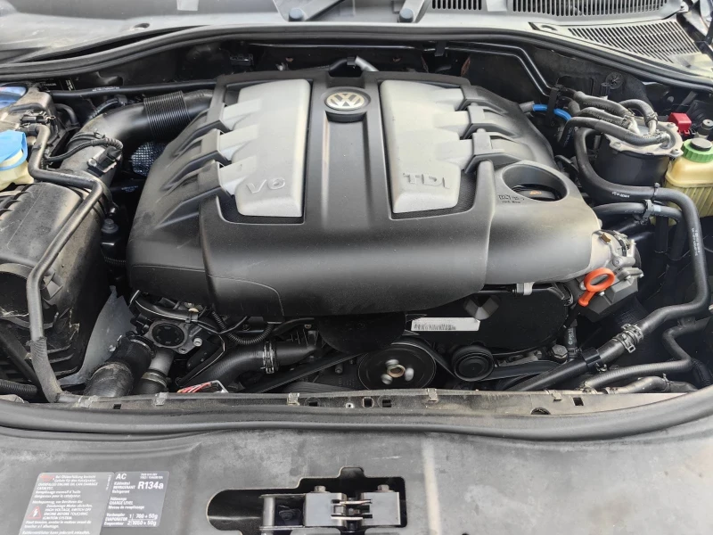 VW Touareg 3.0tdi-224к.с Алкантара Мултимедия Би Ксенон, снимка 14 - Автомобили и джипове - 52451841