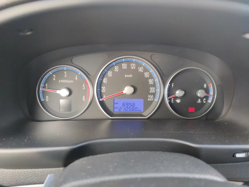 Hyundai Santa fe, снимка 13 - Автомобили и джипове - 52858033