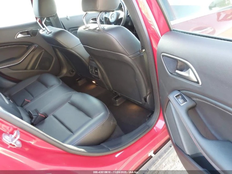 Mercedes-Benz GLA 250 2l 4Matic, снимка 8 - Автомобили и джипове - 53419860