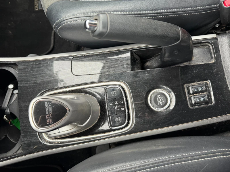 Mitsubishi Outlander 2.0PHEV 4WD AVTOMAT/NAVI/KAMERA/KOJA EURO 6, снимка 14 - Автомобили и джипове - 53510722