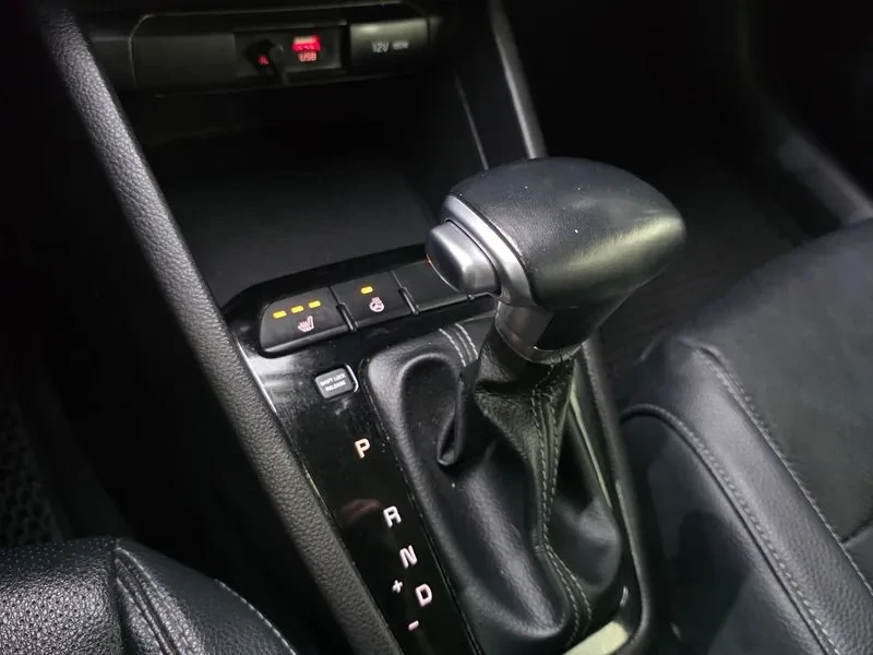 Kia Stonic DIESEL 1.6 TRENDY, снимка 9 - Автомобили и джипове - 55359219