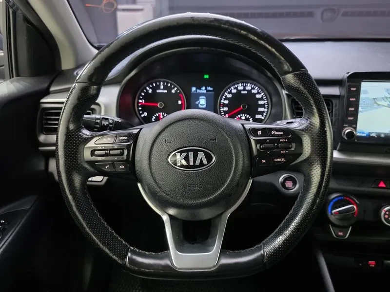 Kia Stonic DIESEL 1.6 TRENDY, снимка 13 - Автомобили и джипове - 55359219