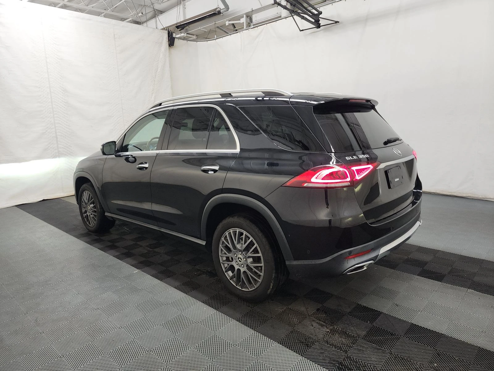Mercedes-Benz GLE 350 4MATIC * М. ТОЧКА * BURMESTER * ПОДГРЕВ * KEYLESS - изображение 6