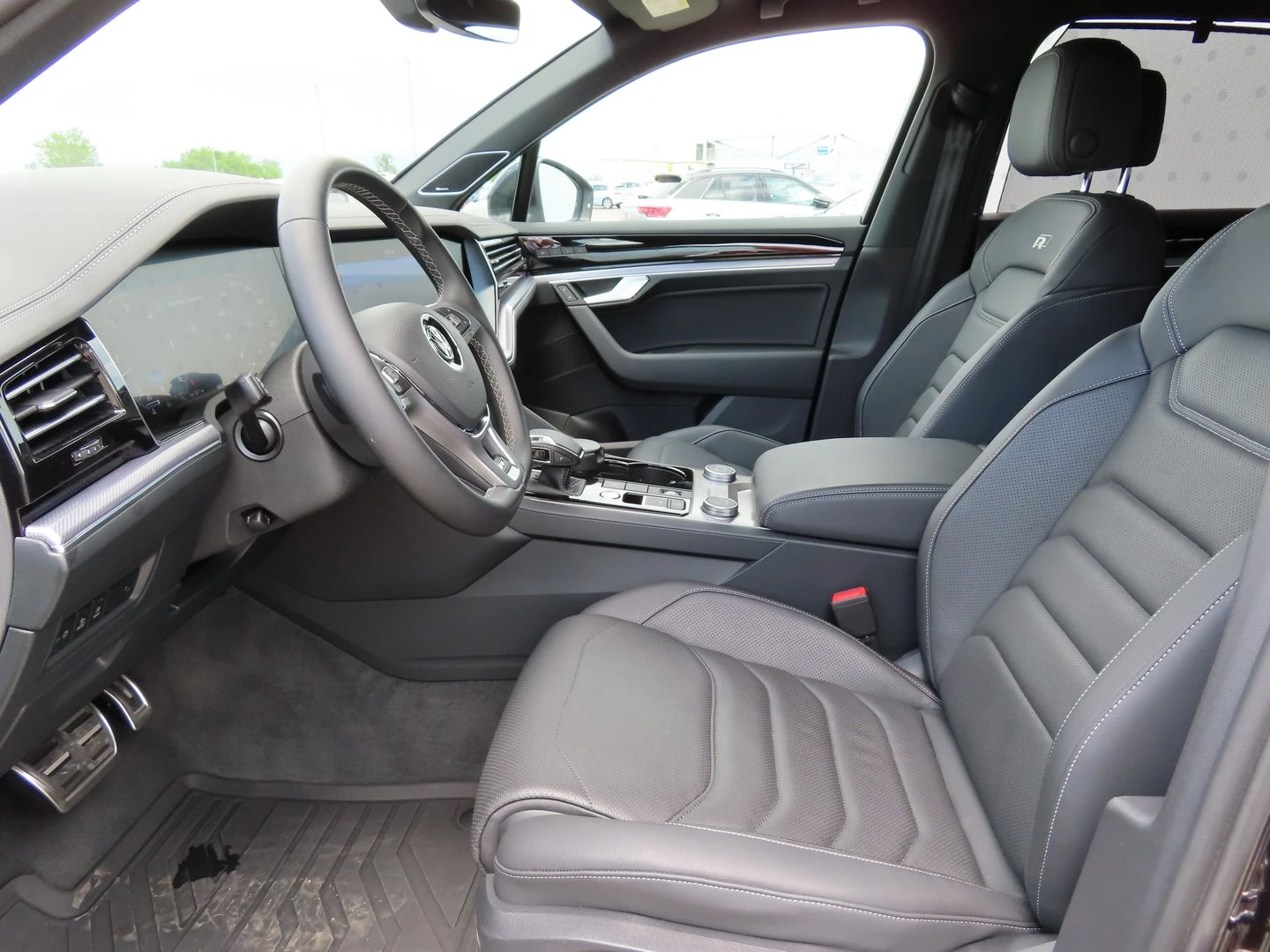 VW Touareg V6 TDI BMT 4MOTION - изображение 5