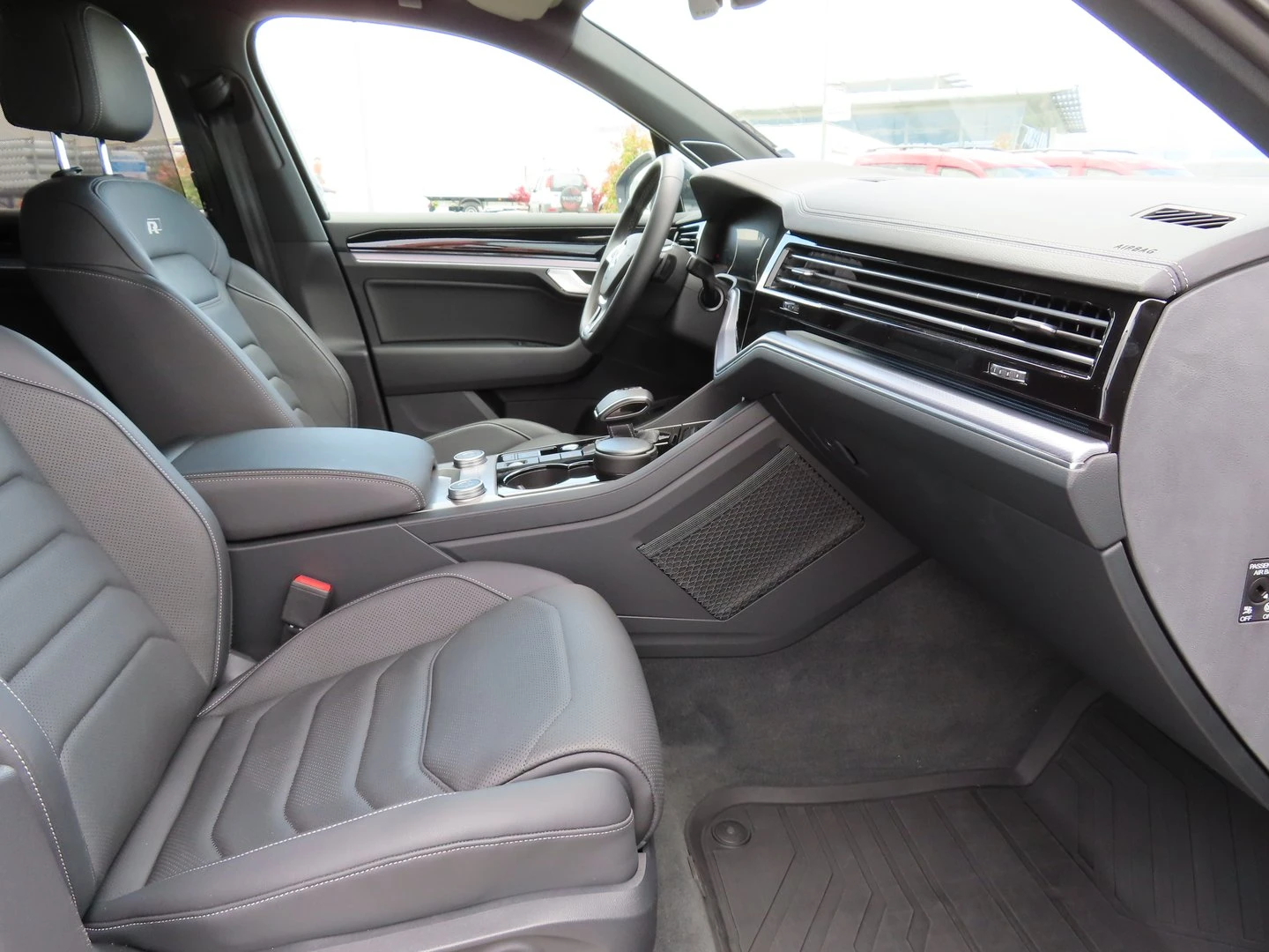 VW Touareg V6 TDI BMT 4MOTION - изображение 6