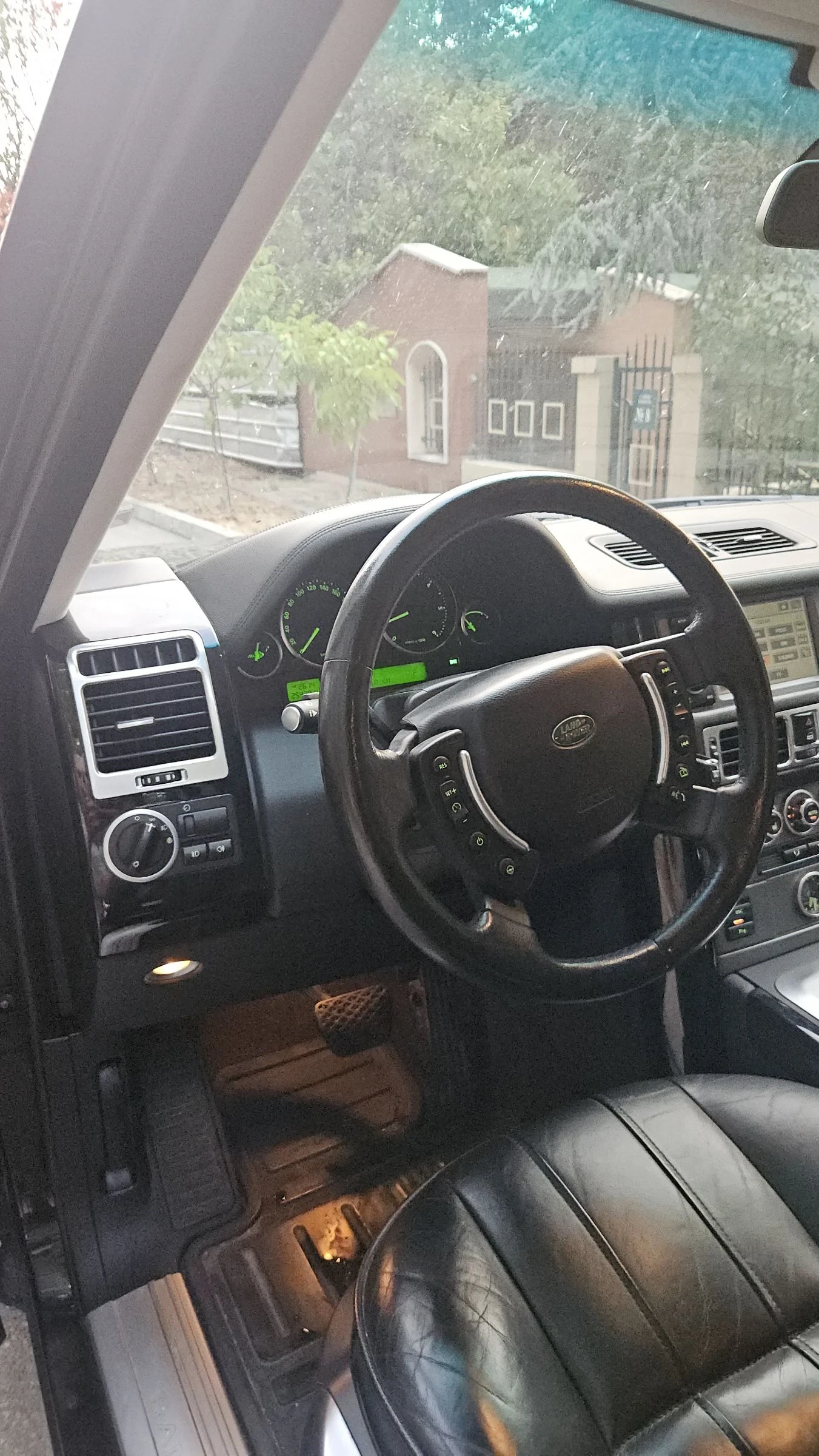 Land Rover Range rover 3.6 v8 - изображение 9