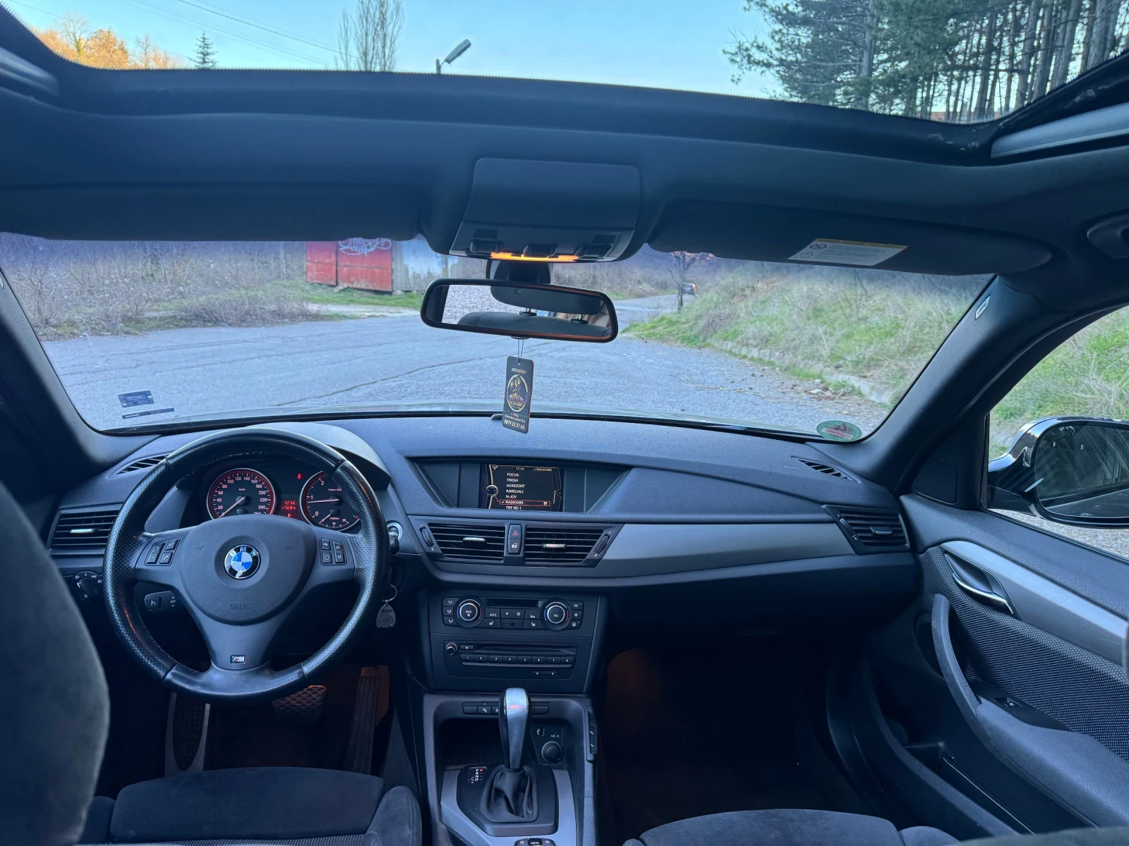 BMW X1 2.0 / M PACK / PANORAMA, снимка 6 - Автомобили и джипове - 54184170