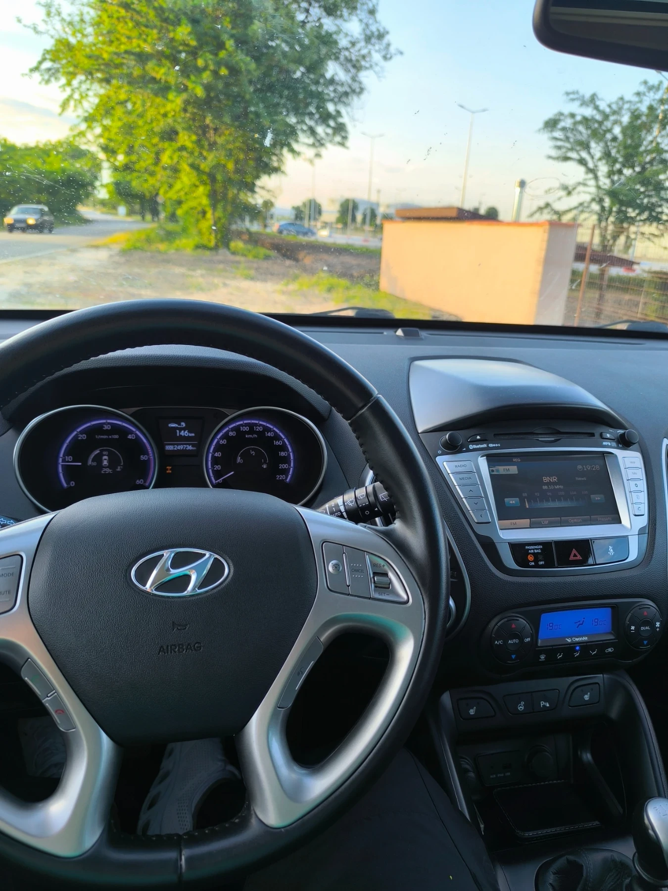 Hyundai IX35 2.0 CRDI, снимка 10 - Автомобили и джипове - 54692381