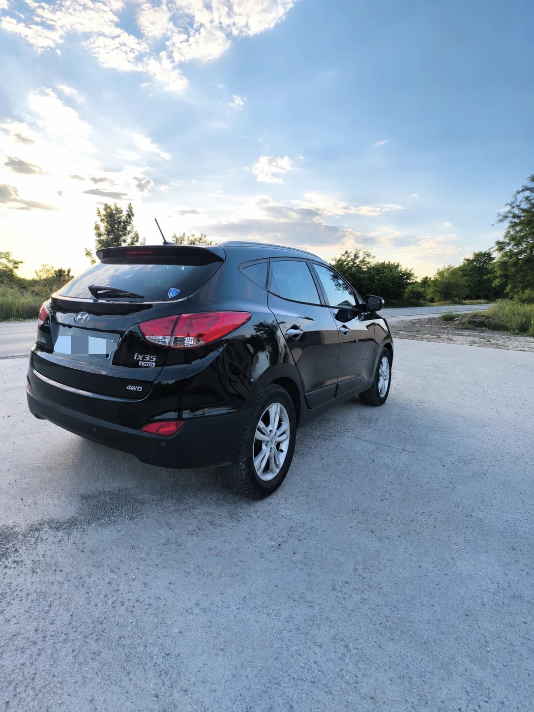 Hyundai IX35 2.0 CRDI, снимка 4 - Автомобили и джипове - 54692381