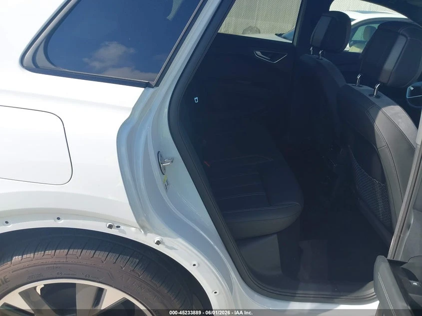 Audi Q4 E-Tron Premium Plus 55 Quattro, снимка 8 - Автомобили и джипове - 55004019