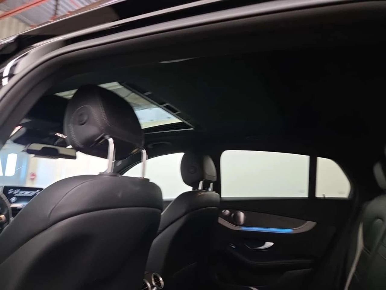 Mercedes-Benz GLC 63 AMG ДИСТРОНИК * ПАНО * BURMESTER * KEYLESS * CARFAX, снимка 12 - Автомобили и джипове - 55025797