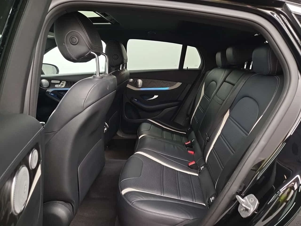 Mercedes-Benz GLC 63 AMG ДИСТРОНИК * ПАНО * BURMESTER * KEYLESS * CARFAX, снимка 11 - Автомобили и джипове - 55025797