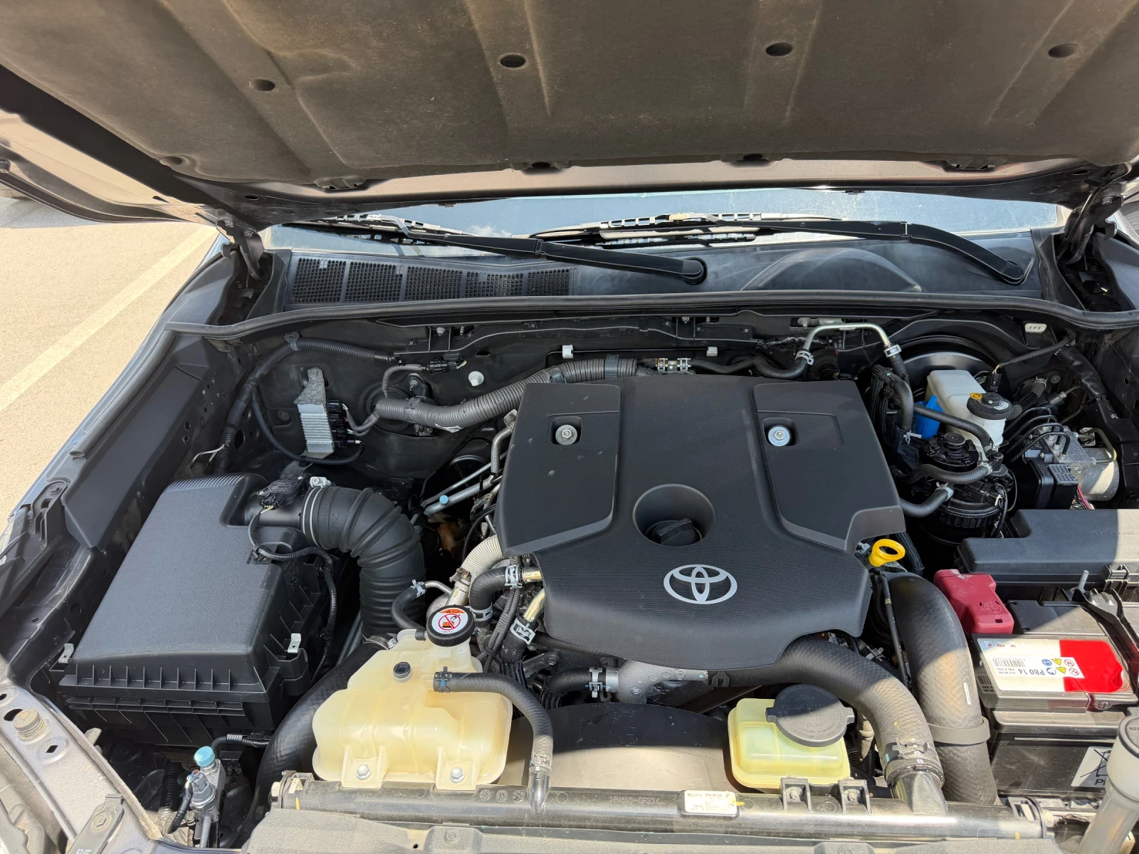 Toyota Hilux 2.4d4d, снимка 16 - Автомобили и джипове - 55249122