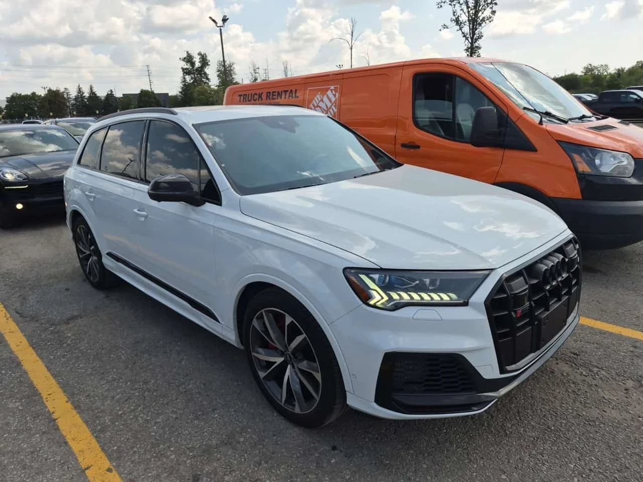 Audi SQ7 * PREMIUM PLUS * АВТОКРЕДИТ БЕЗ ПЪРВОНАЧАЛНА* , снимка 2 - Автомобили и джипове - 55796408