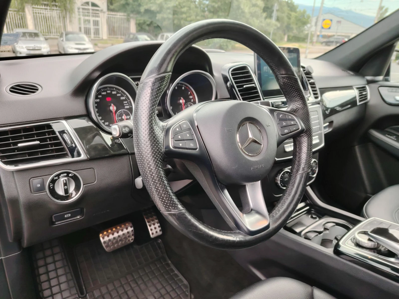 Mercedes-Benz GLE 400, снимка 6 - Автомобили и джипове - 56578286